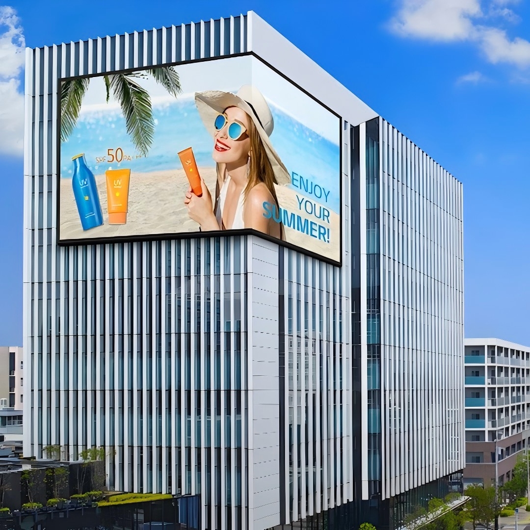 LED Display Case FC Pro в передней части коммерческого здания в Нью-Йорке