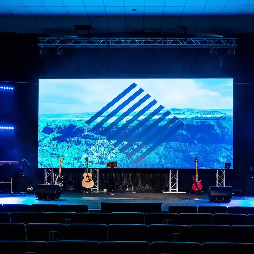 Решение для показа на сцене в помещении