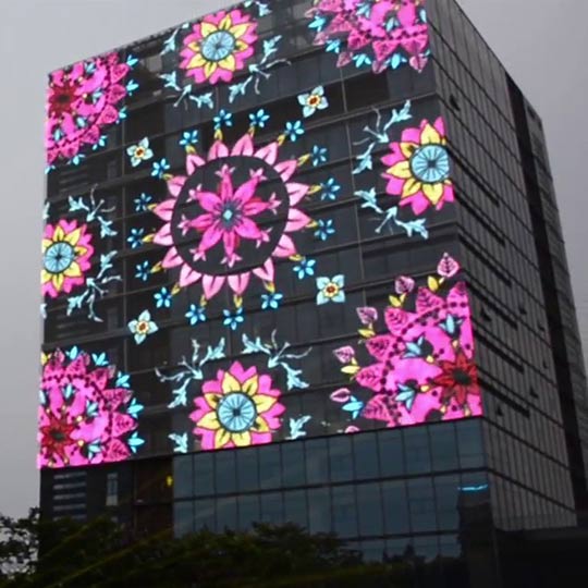 Кейс модели G в торговом центре в Пекине, Китай