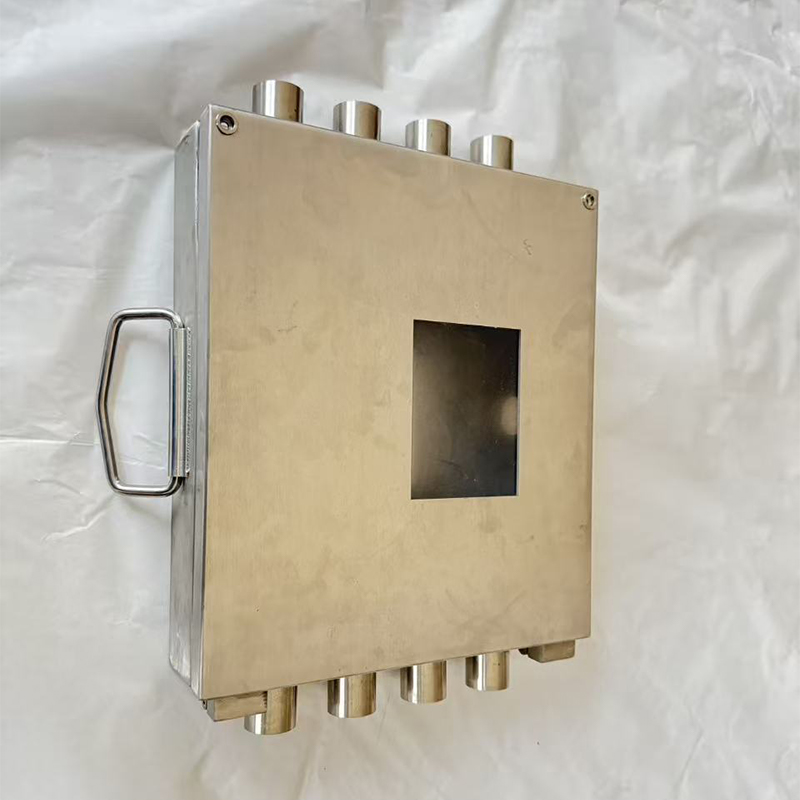 Металлический клеммник/щиток для контрольно-изм...