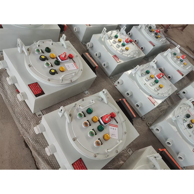 Взрывобезопасная коробка подключения с кнопками управления