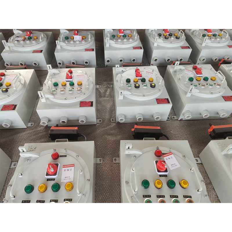 Взрывобезопасная коробка подключения с кнопками управления