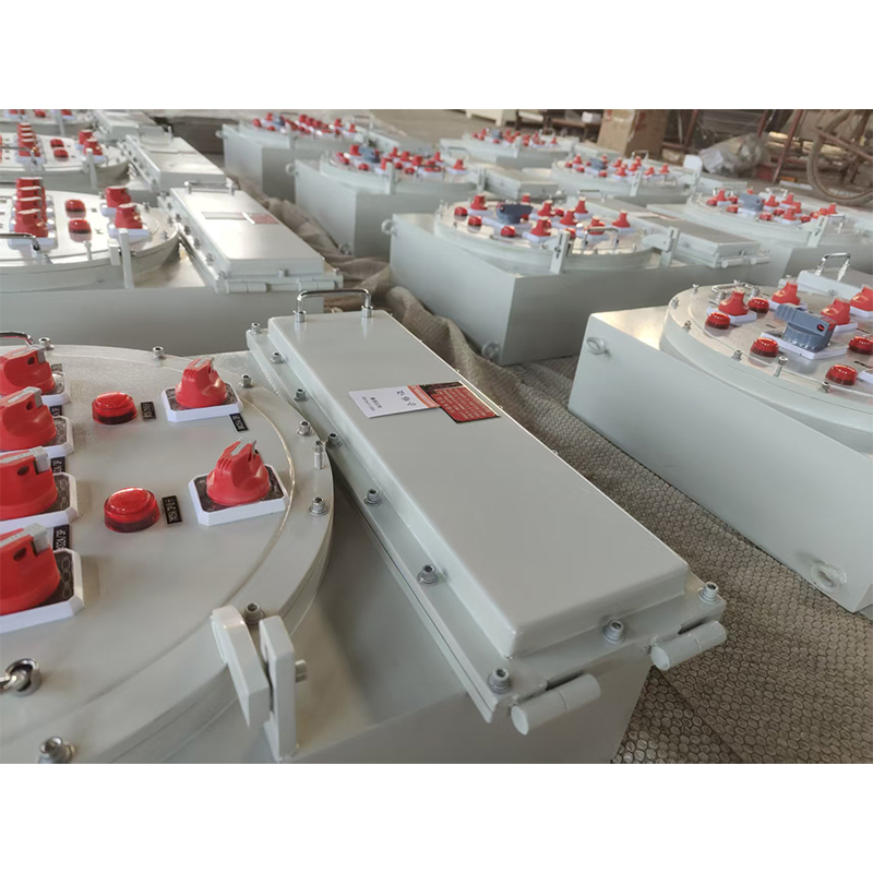 Взрывобезопасная коробка подключения с кнопками управления