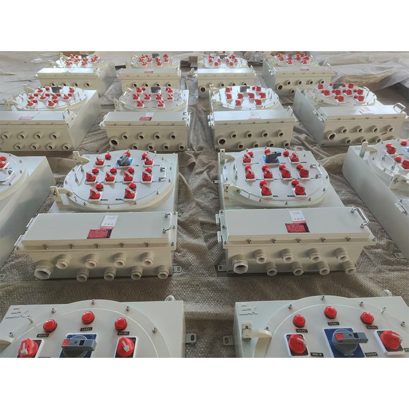 Взрывобезопасная коробка подключения с кнопками управления