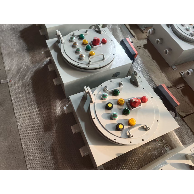 Взрывобезопасная коробка подключения с кнопками управления