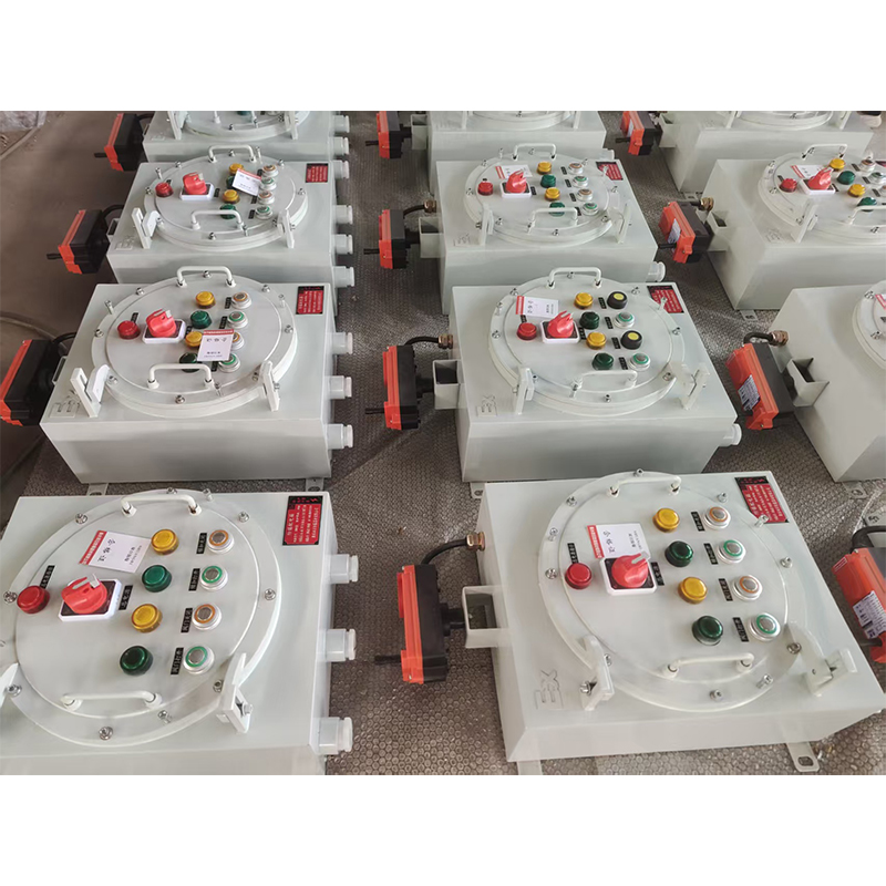 Взрывобезопасная панель подключения с кнопками запуска/остановки