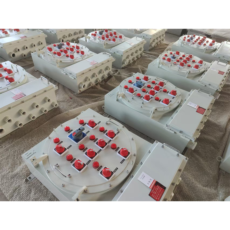 Взрывобезопасная панель подключения с кнопками запуска/остановки