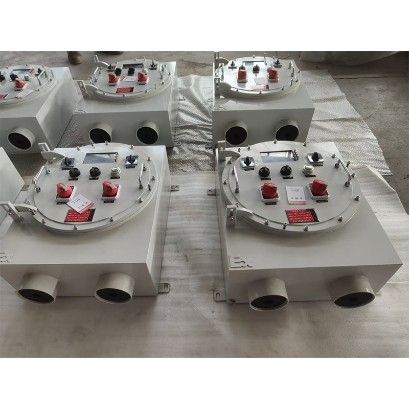 Взрывобезопасная панель подключения с кнопками запуска/остановки