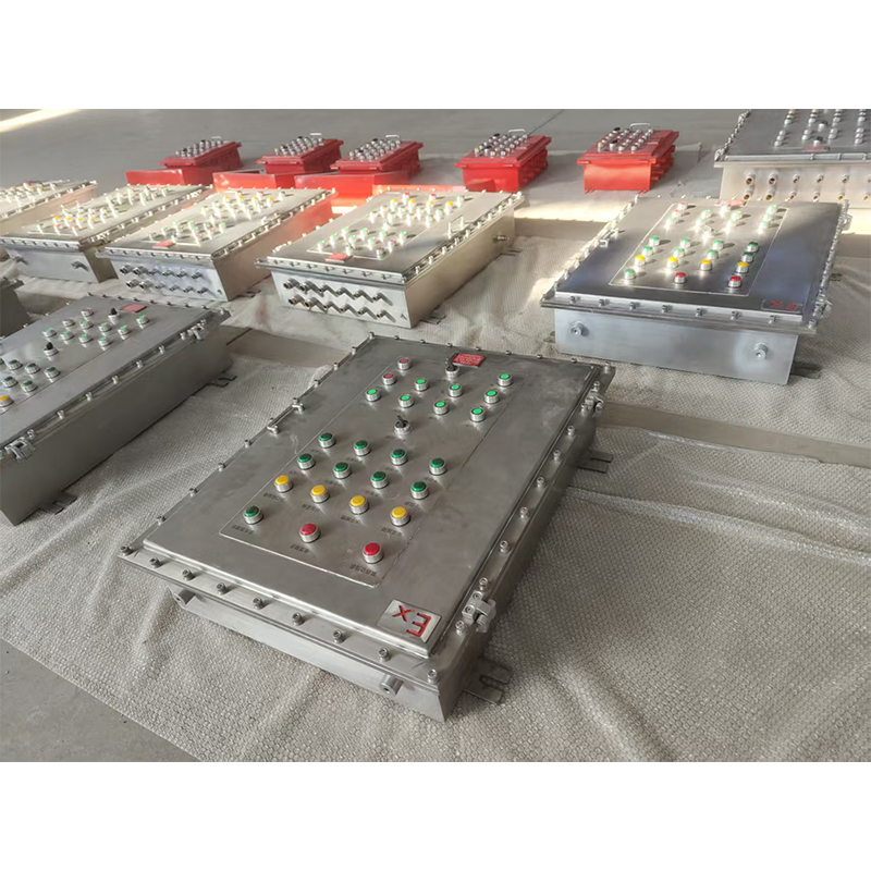 Взрывобезопасная панель управления с несколькими цепями