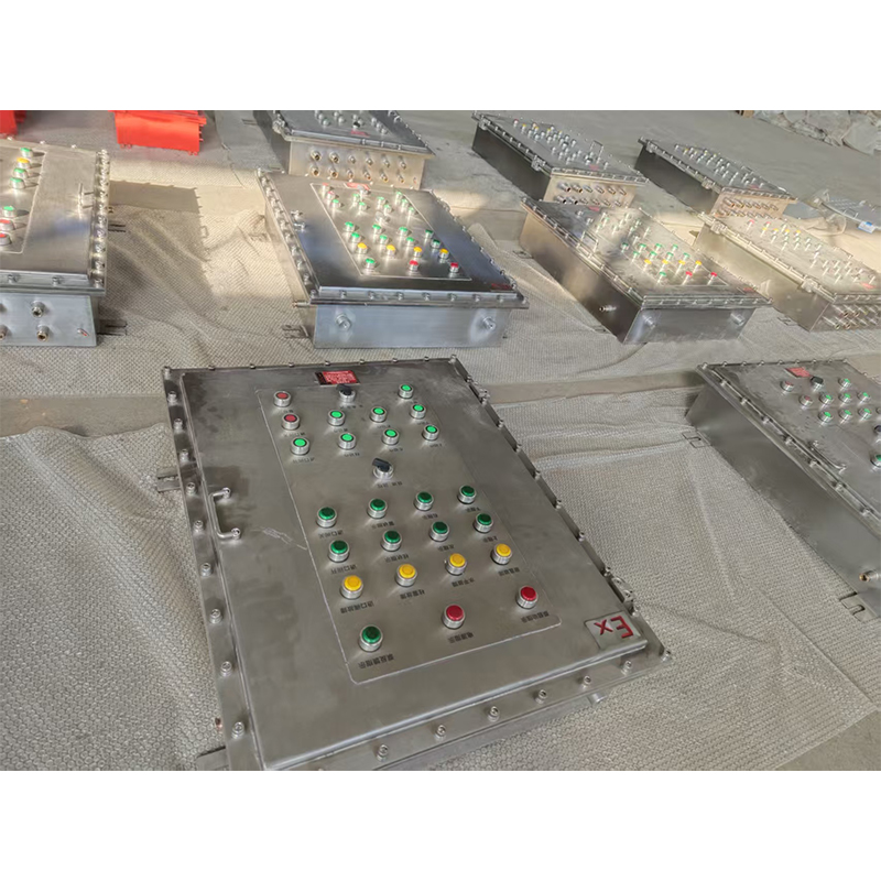 Взрывобезопасная панель управления с несколькими цепями