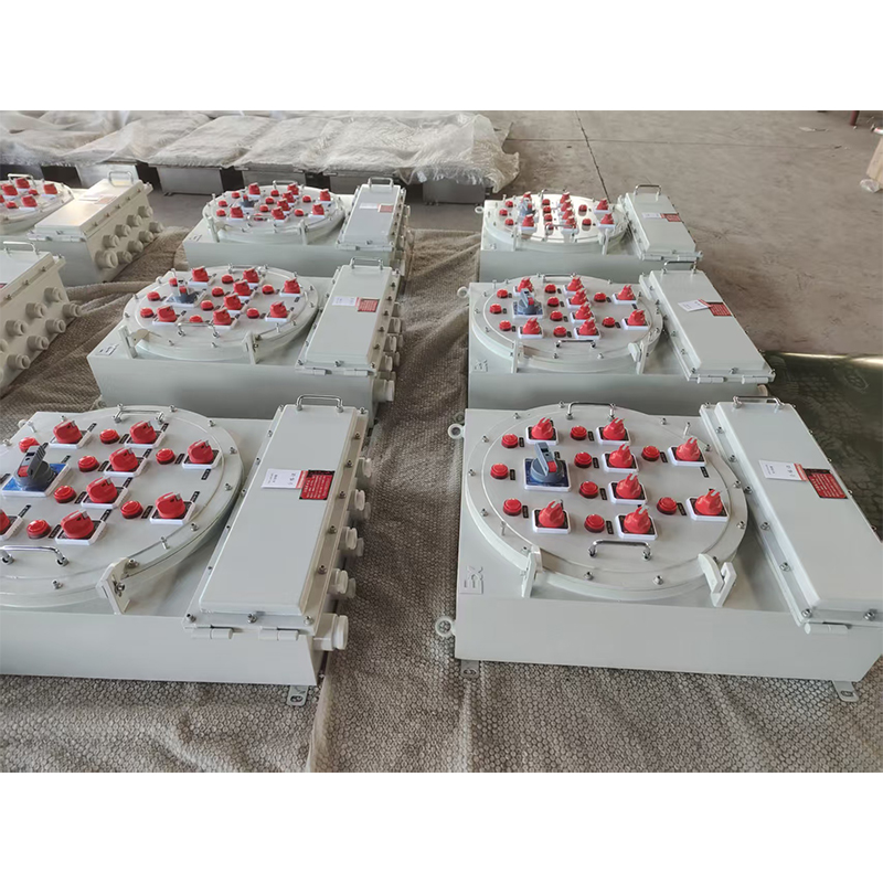 Взрывобезопасный распределительный шкаф с кнопочным панелем