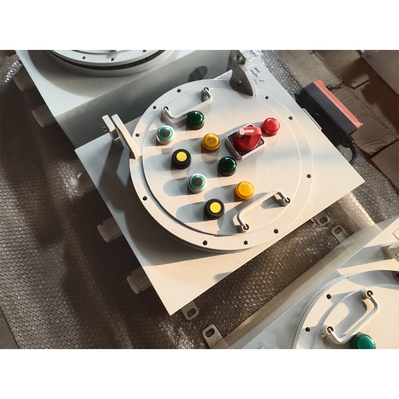 Взрывобезопасный распределительный шкаф с кнопочным панелем