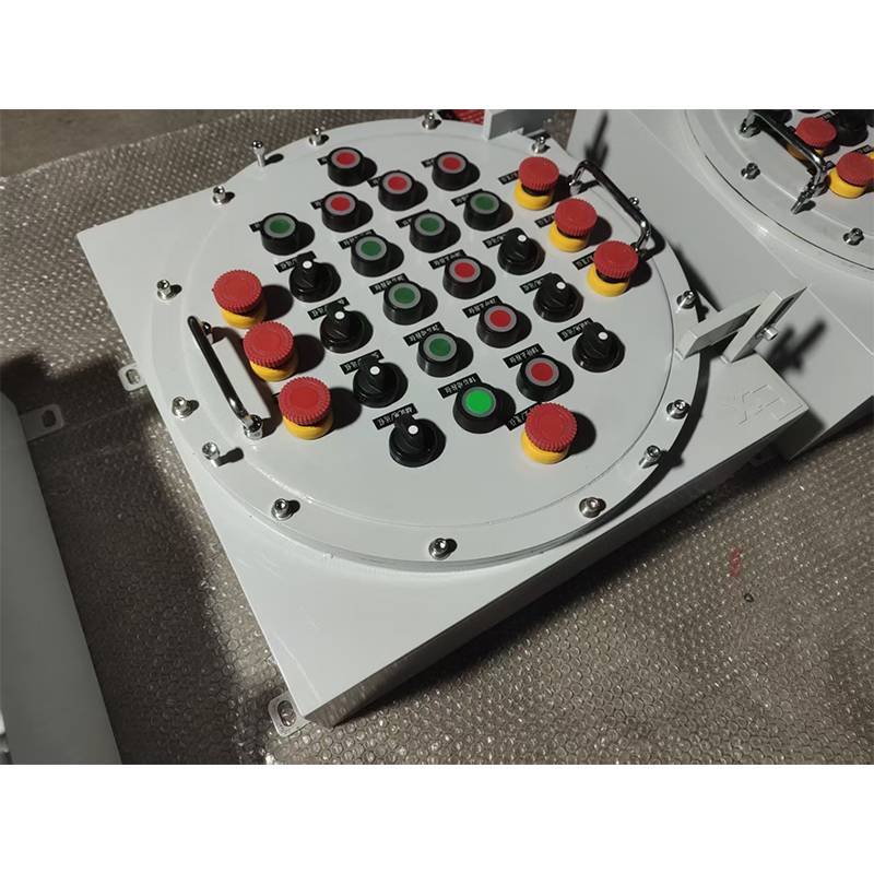 Взрывобезопасный распределительный шкаф с кнопками управления