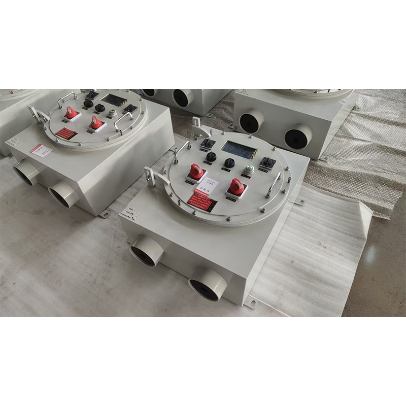 Взрывобезопасный распределительный шкаф с кнопочным панелем