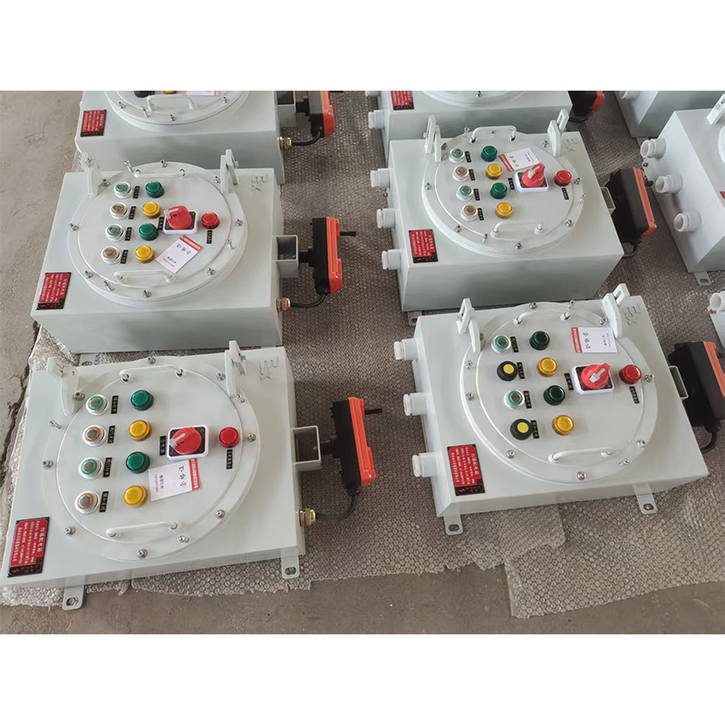 Взрывобезопасный распределительный шкаф с кнопочным панелем