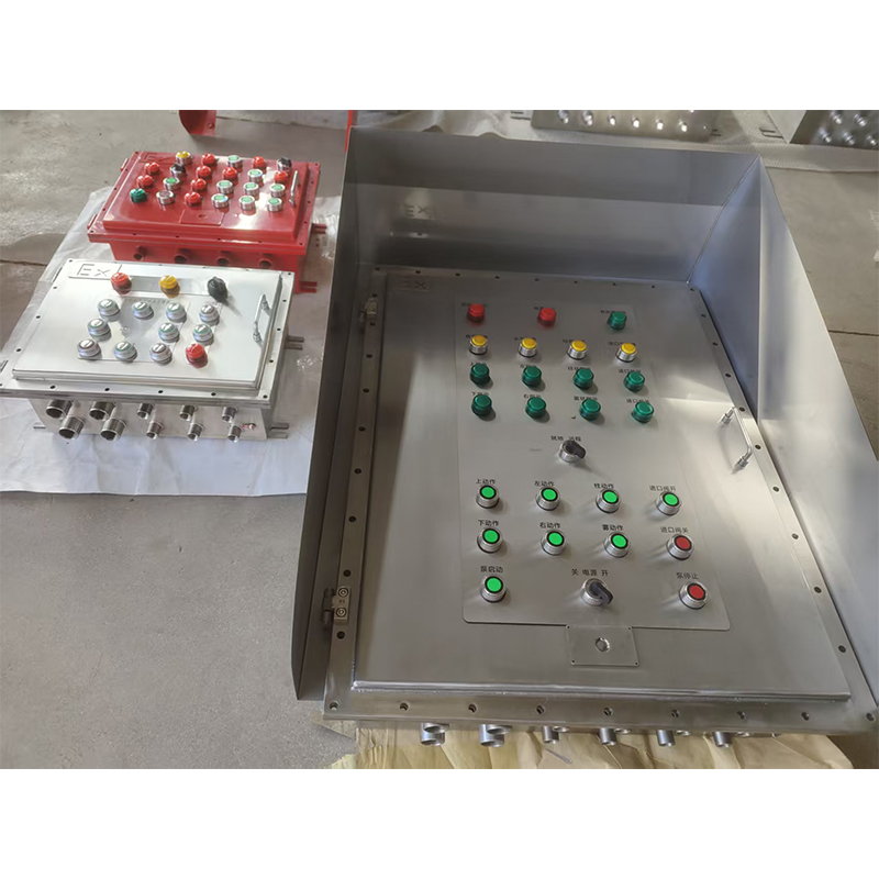 Взрывобезопасный шкаф управления с множественными кнопками