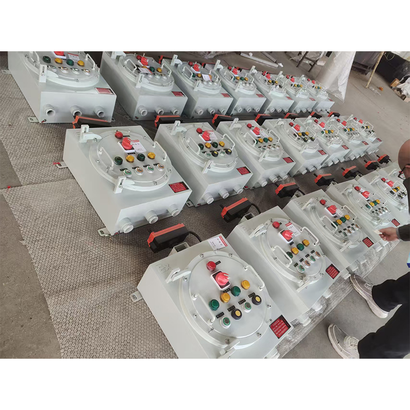 Коробка управления взрывобезопасная с подключением проводов