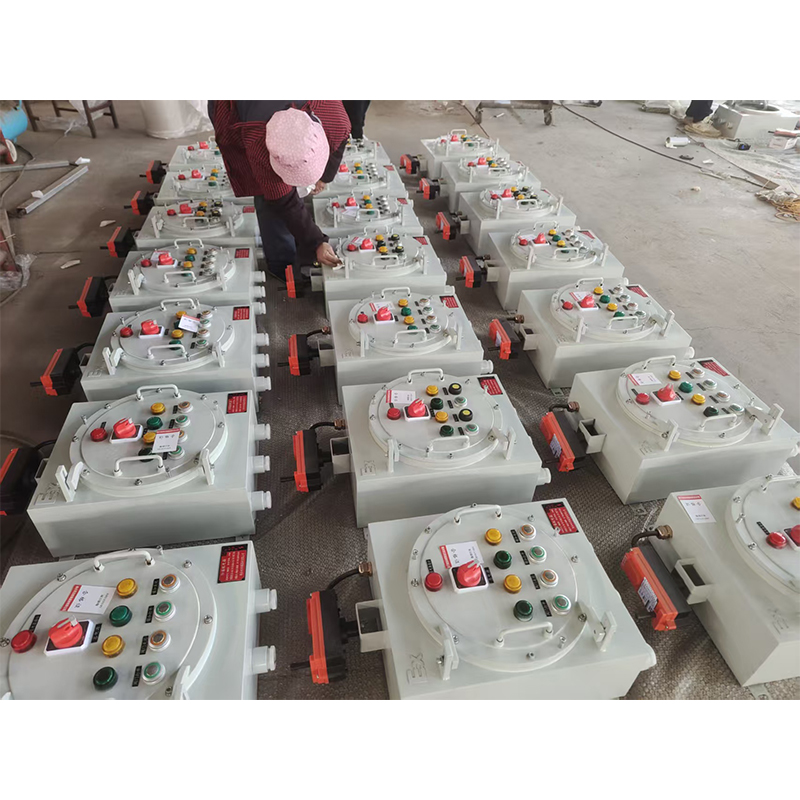 Коробка управления взрывобезопасная с подключением проводов