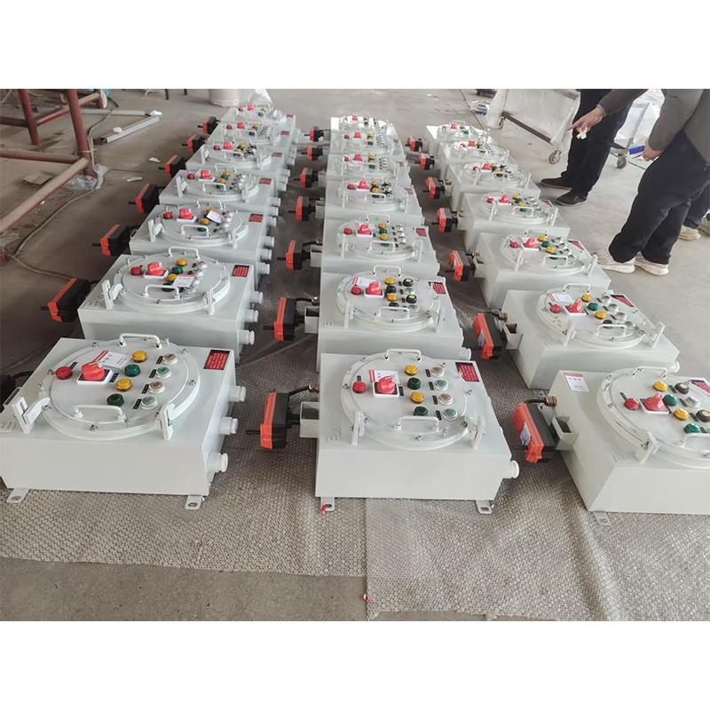 Коробка управления взрывобезопасная с подключением проводов