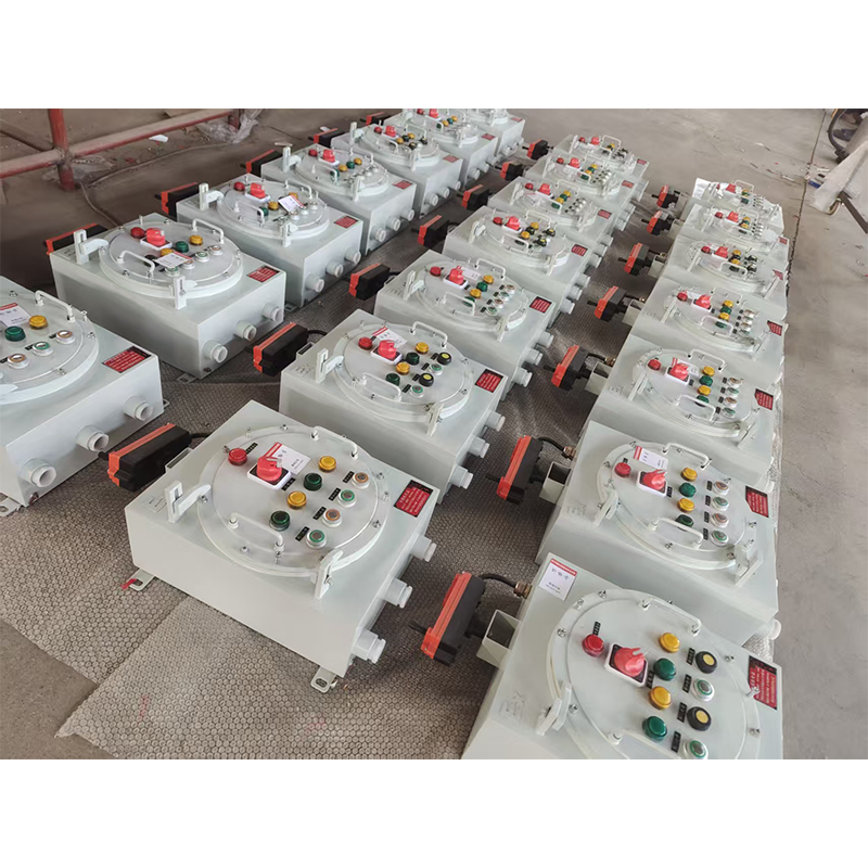 Коробка управления взрывобезопасная с подключением проводов