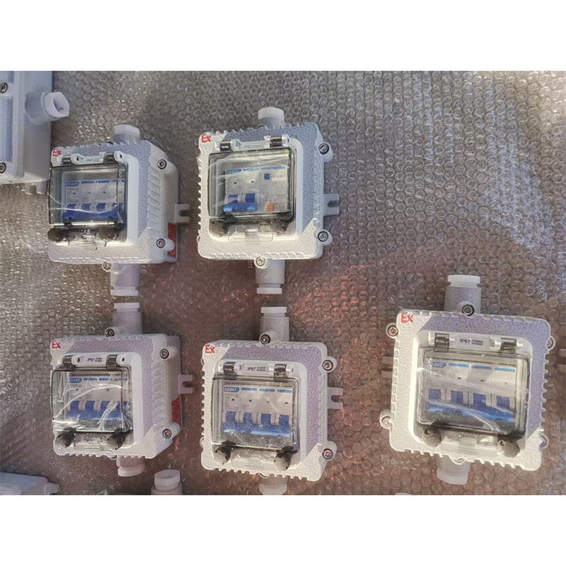 Независимая взрывобезопасная коробка для электропитания с автоматикой