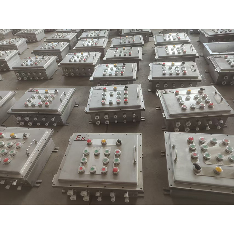 Распределительная коробка из литого алюминия