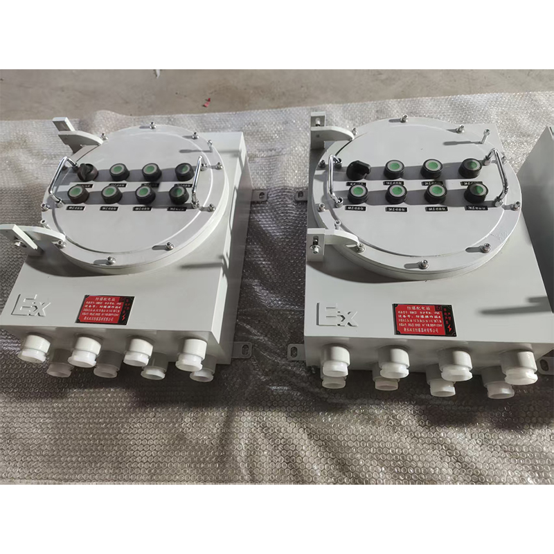 Распределительный блок взрывобезопасный с кнопочным панелем