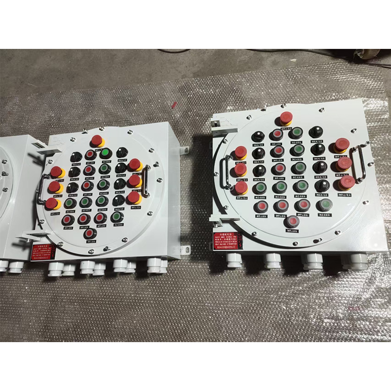 Распределительный блок взрывобезопасный с кнопочным панелем