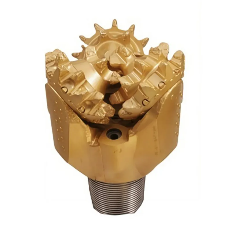 Трехшарошечное долото со стальным зубчатым воор...