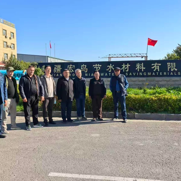 Делегация клиентов из Узбекистана посетила компанию Xinjiang Hongniao Water Saving Materials Co., Ltd.