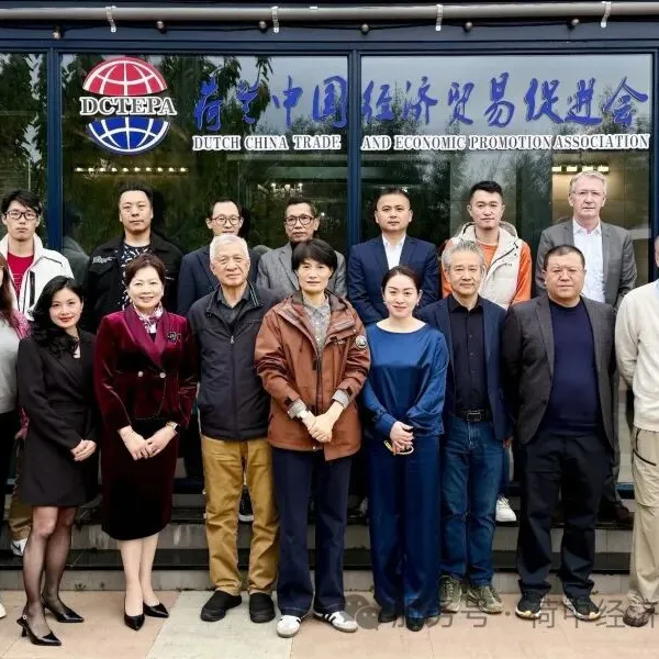 12 октября делегация из девяти человек во главе с Чжоу Чуанем, генеральным секретарем Китайской ассоциации по сохранению сельскохозяйственных водных ресурсов и технологиям водоснабжения сельских районов, а также Профессионального комитета по современной трубной промышленности, посетила нашу ассоциацию для обмена опытом.