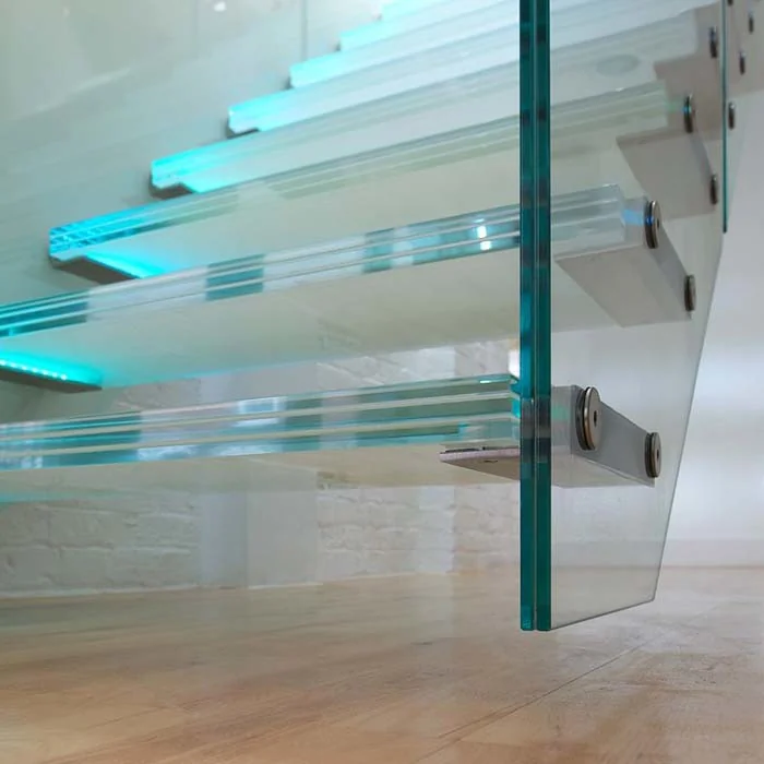 Безопасное закаленное стекло: надежная защита для вашего дома в 2026 году