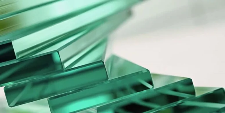 Закаленное силикатное стекло: надежность и безопасность в 2026 году
