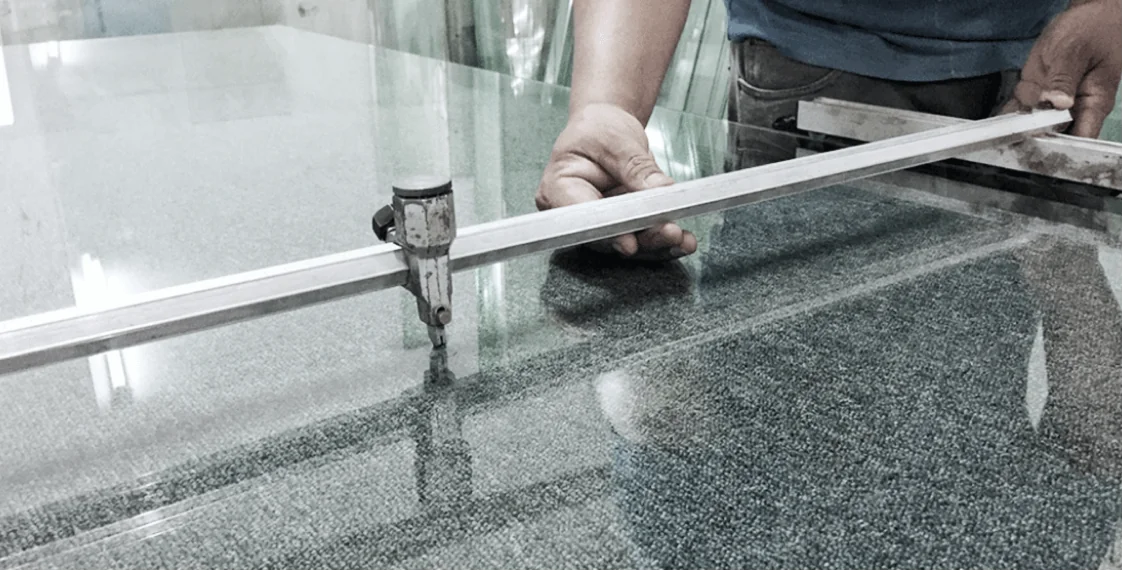 можно ли отрезать закаленное стекло: правда о резке и обработке