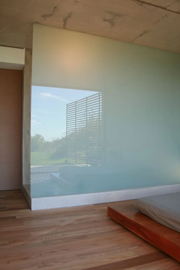 Блоки из закаленного стекла: надежные решения для современного строительства 2026