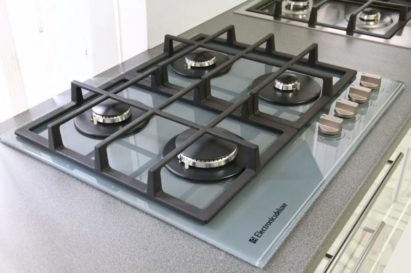 Газовые встраиваемые панели из закаленного стекла: тренды 2026 года