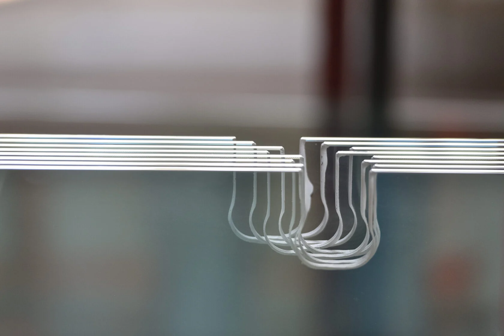 Китай: как гнуть закаленное стекло и найти надежных поставщиков