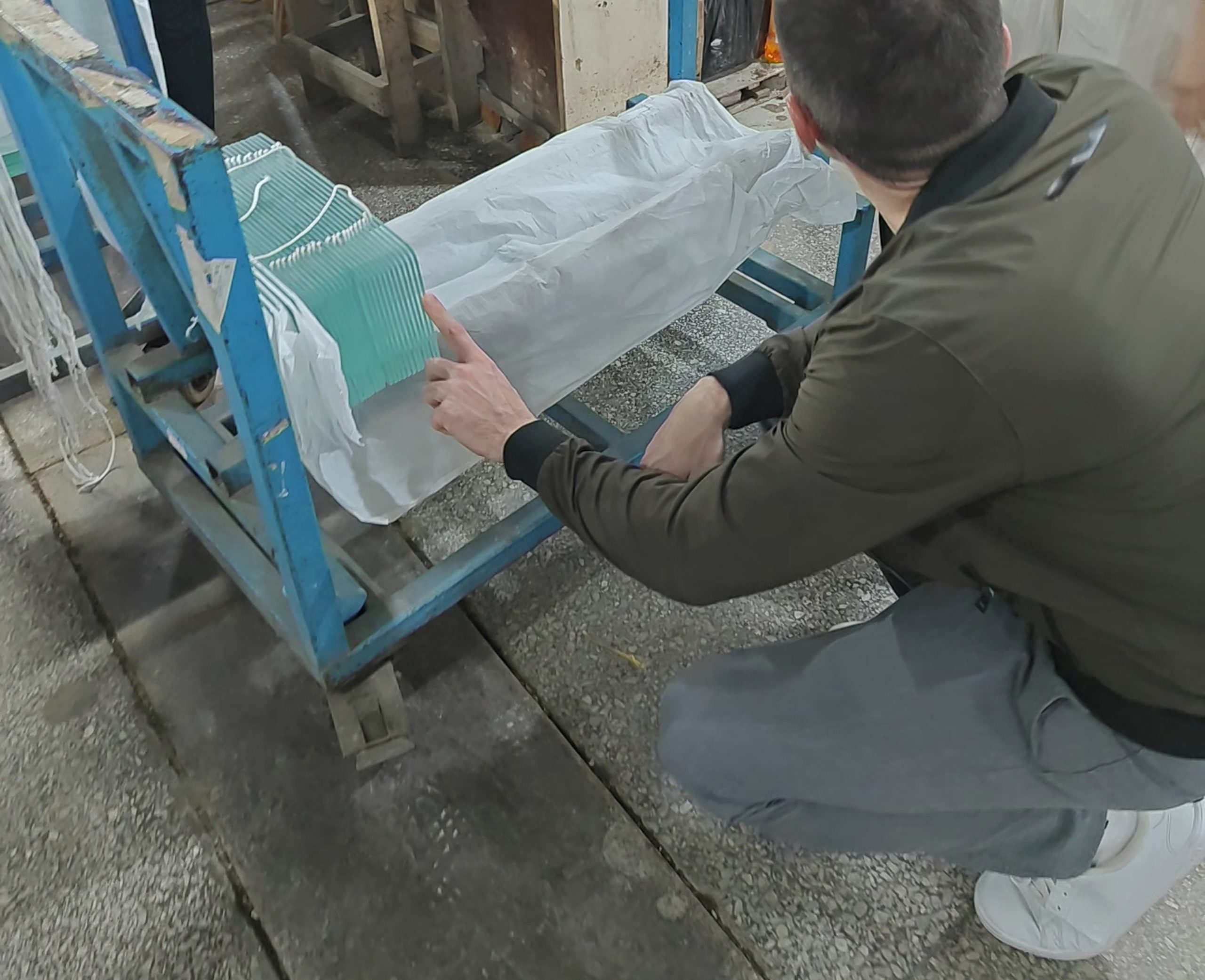 Визит колумбийских клиентов на предприятие Zhitai Glass (3)