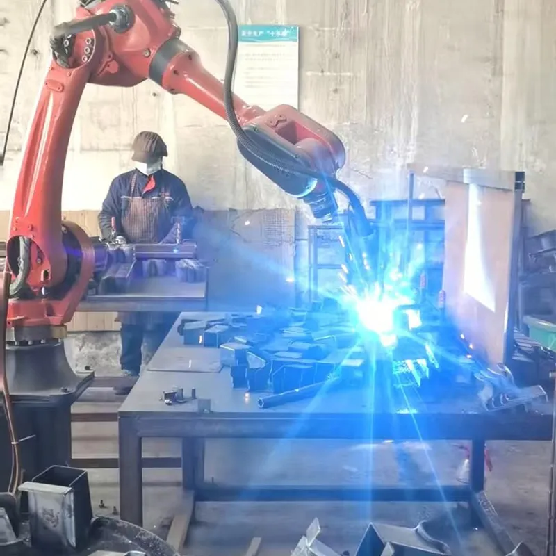 Пять ключевых преимуществ замены ручного труда манипуляторами: революция в эффективности, точности и безопасности