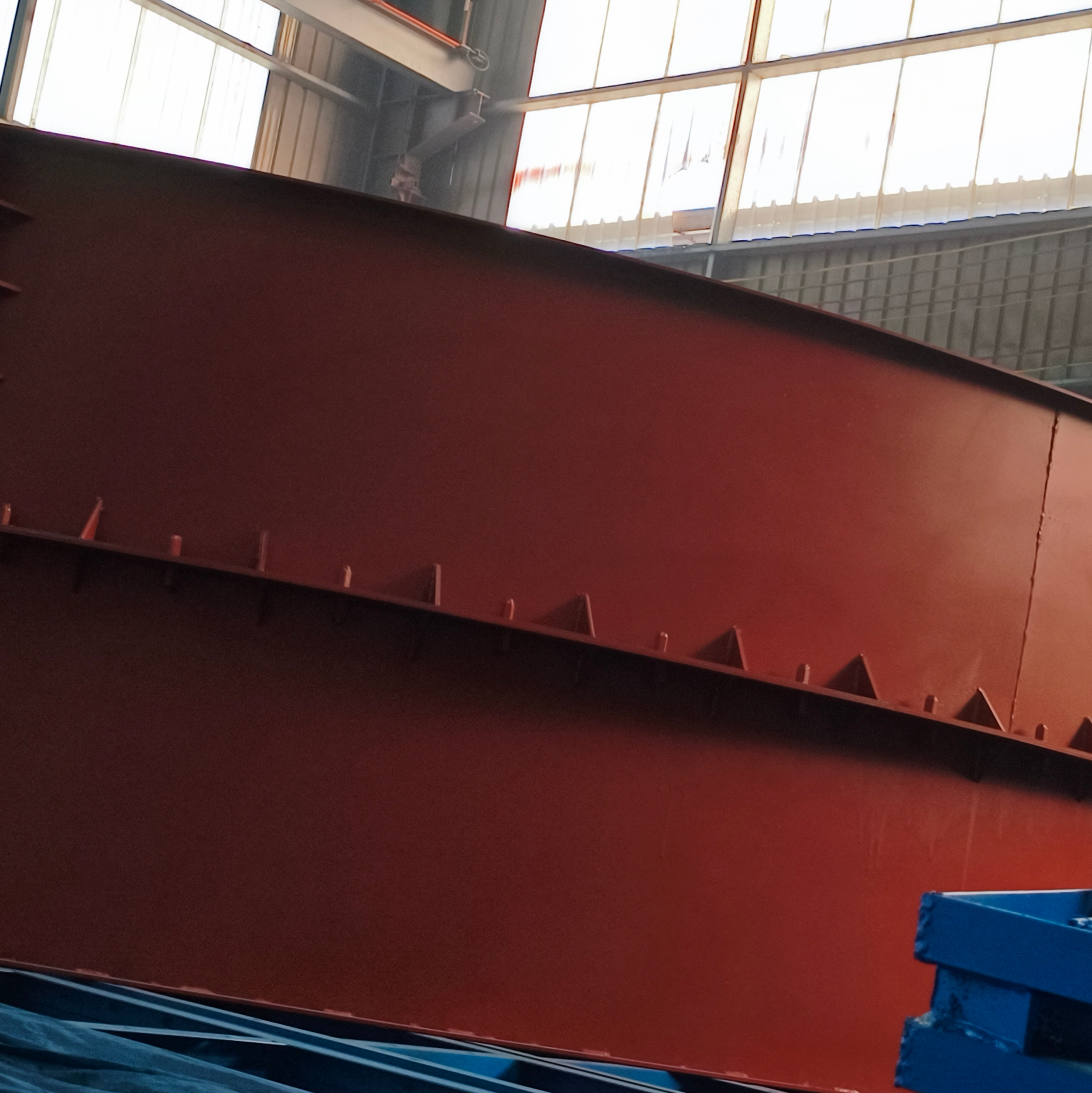 Безупречная поставка для развития железных дорог | Компания Guizhou Siqi Steel Mold успешно завершила поставку стальных форм для оголовков опор на участке Хуанбайской железной дороги в провинции Гуйчжоу