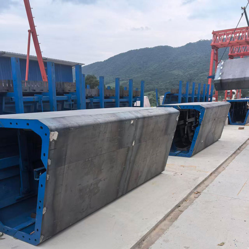 Стальные опалубки для коробчатых балок (внутренняя и наружная опалубка)