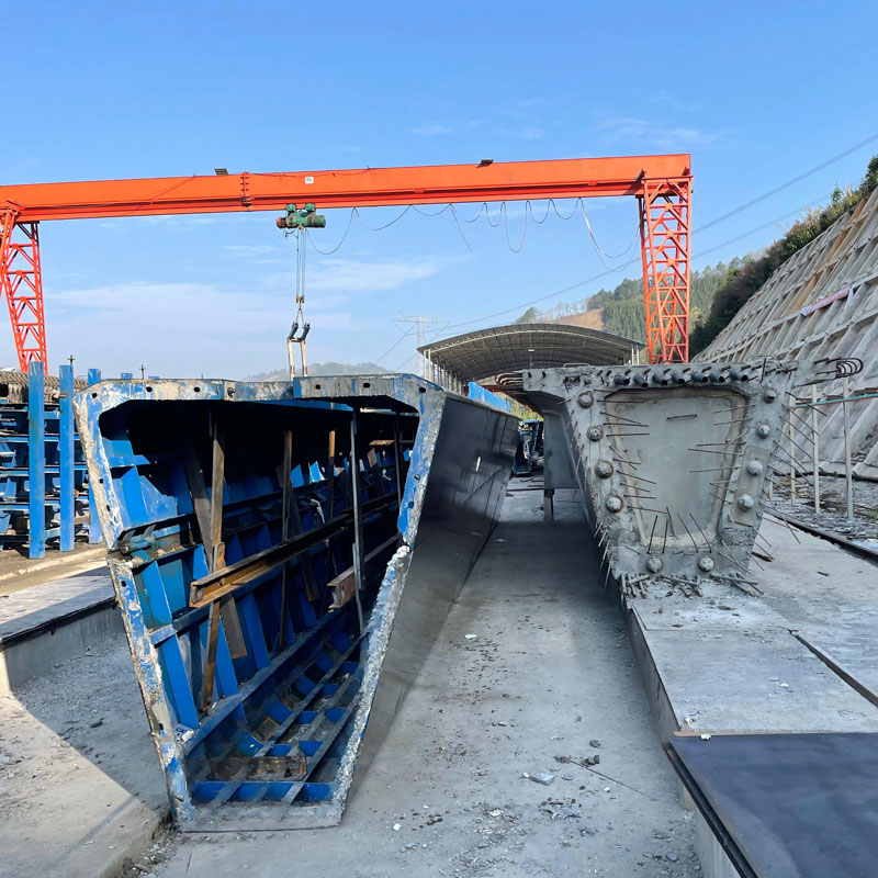 Стальные опалубки для коробчатых балок (внутренняя и наружная опалубка)