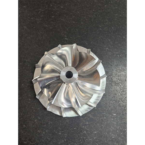 Центробежное компрессорное колесо