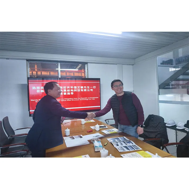 Г-н Айтон из Казахстана и его делегация посетили компанию Qingdao Tianhe Metal Structure Technology Co., Ltd. для инспекции и получения рекомендаций.