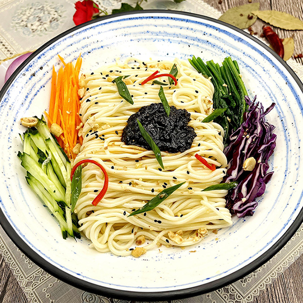 Китайский соус для лапши – это основа компании Yipin chopsticks kitchen, которая расширяет возможности российского рынка китайских продуктов питания