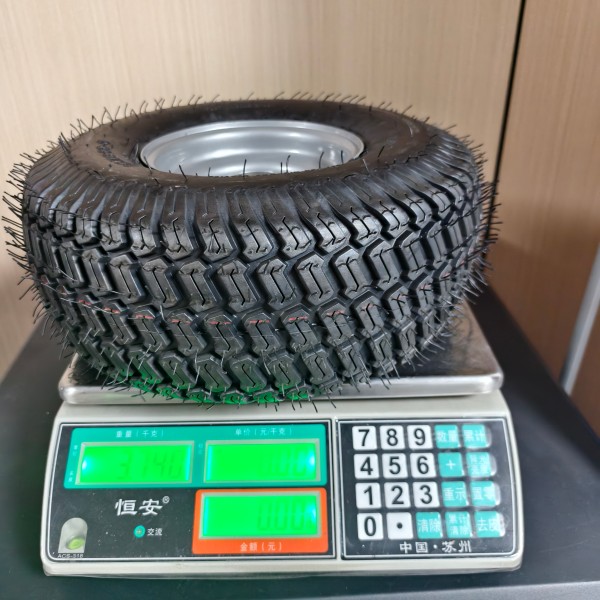 Бескамерная шина с S-образным протектором 15×600-6