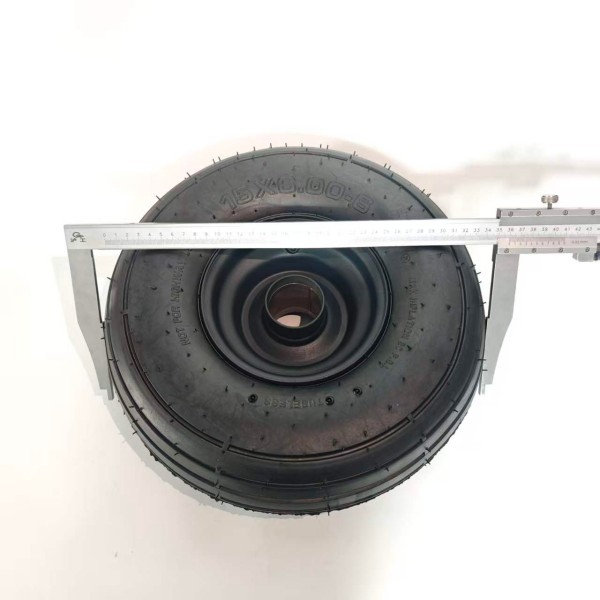 Бескамерное колесо с продольным рифлением 15×6.00-6