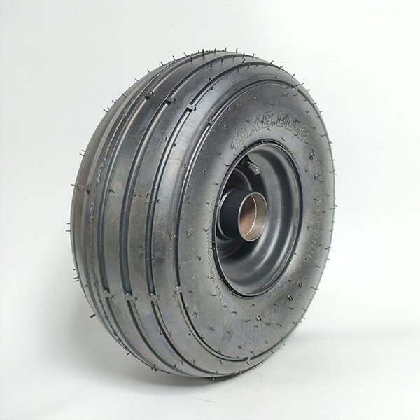 Бескамерное колесо с продольным рифлением 15×600-6