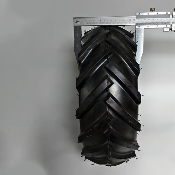 Бескамерное колесо с ёлочным протектором 16×650-8