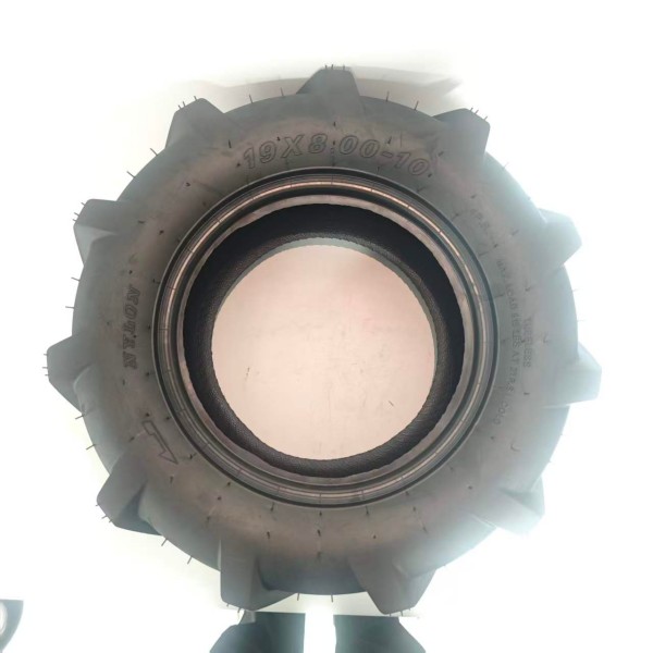 Бескамерное колесо с ёлочным протектором 19×8.00-10